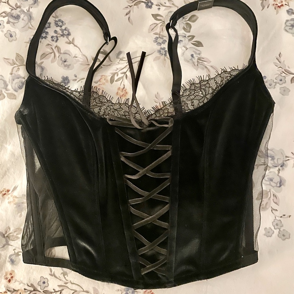 Velvet Victoria Secret corset top. Brand New with tags. Size: S/P